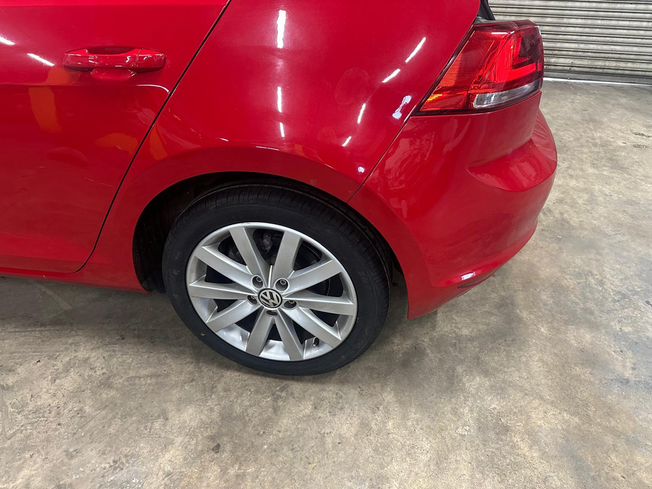 2015 Volkswagen Golf - image 11