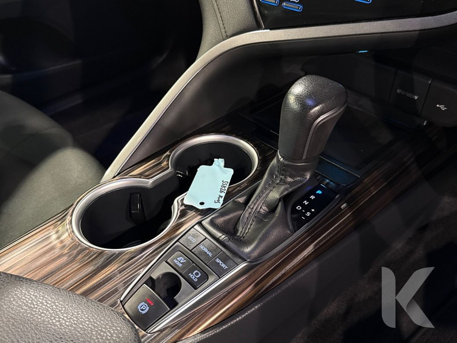 2020 Toyota Camry HYBRID - CRUISE CONTROL - REVERSE CAMERA - PUSH START/STOP BUTTON - TOYOTA SAFETY SENSE €25,950