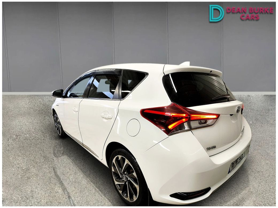 2016 Toyota Auris - image 19