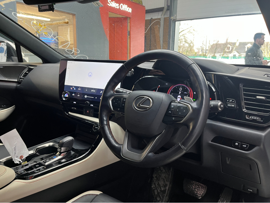 2023 Lexus NX 350h - image 11