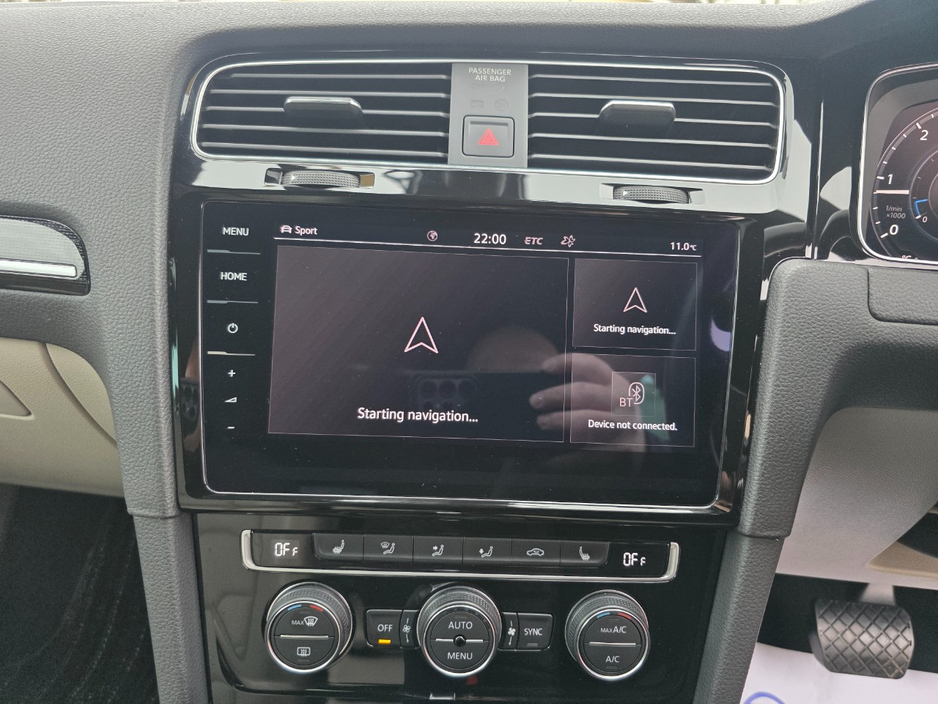 2019 Volkswagen Golf - image 9