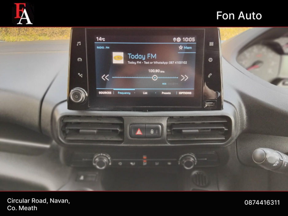 2019 Peugeot Partner - image 20