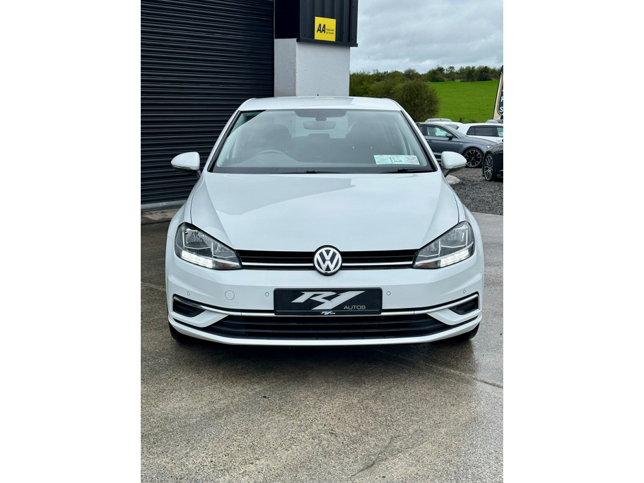 2018 Volkswagen Golf - image 4