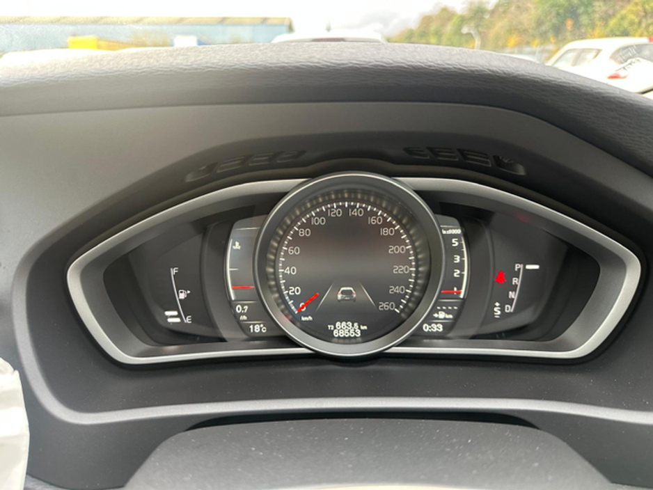 2016 Volvo V40 Cross Country 2.0L Diesel Automatic (9040) €13,495