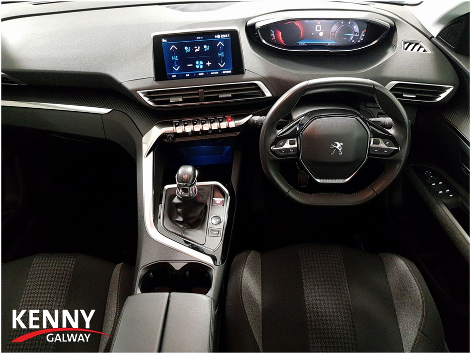 2022 Peugeot 5008 - image 21