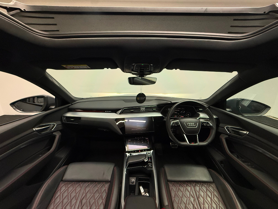 2024 Audi Q8 e-tron S LINE 55 E-TRON *PAN ROOF* €79,990