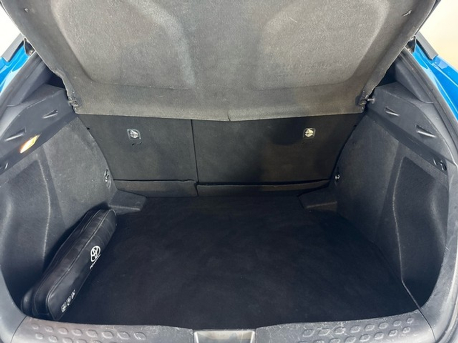 2019 Toyota C-HR - image 10