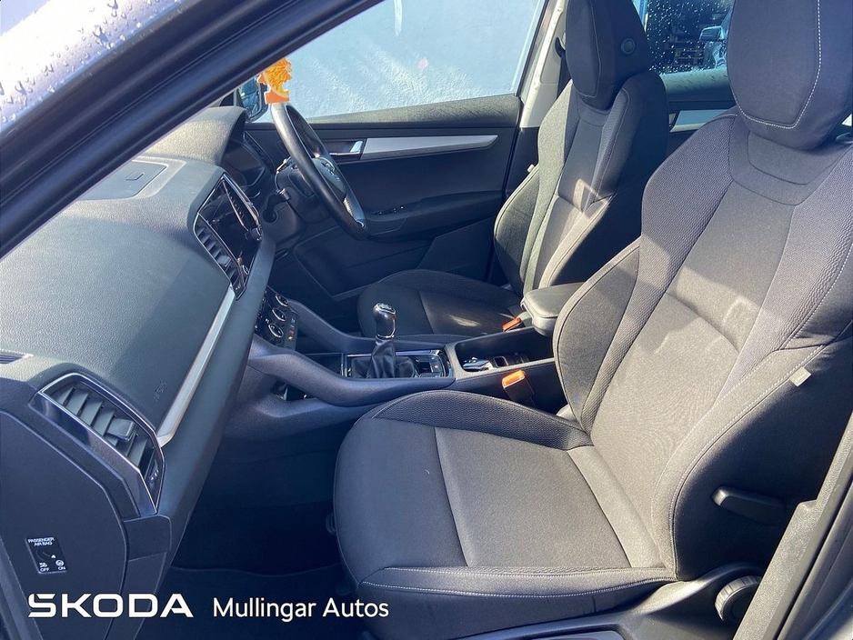 2022 Skoda Karoq - image 4