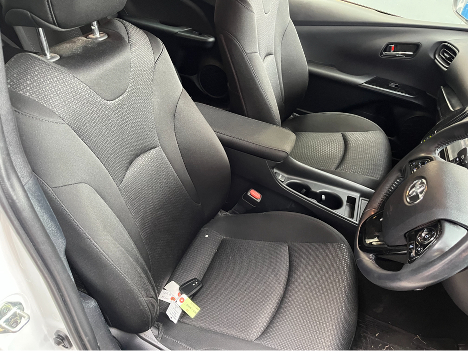 2022 Toyota Prius - image 9