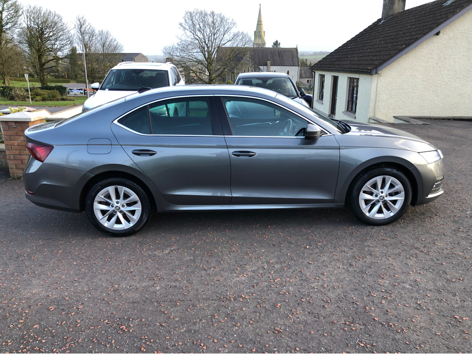 2022 Skoda Octavia - image 7