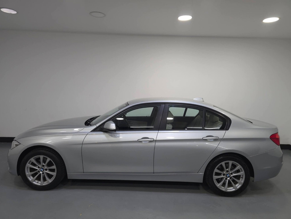 2018 BMW 3 Series - image 10