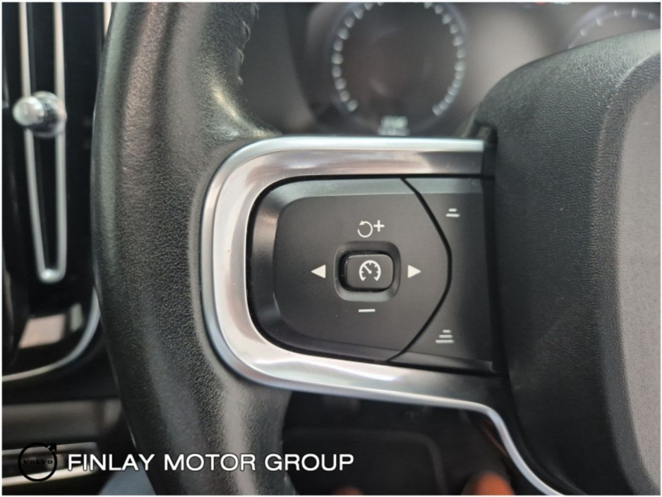 2019 Volvo XC40 T3 (163hp) Momentum 1 year warranty €26,950