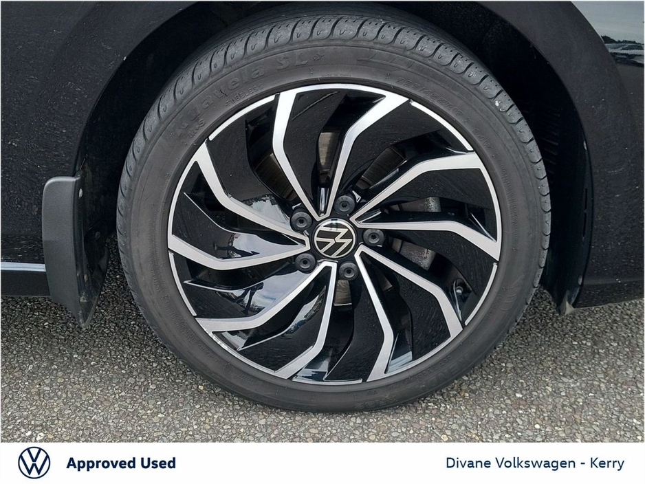 2021 Volkswagen Golf - image 8