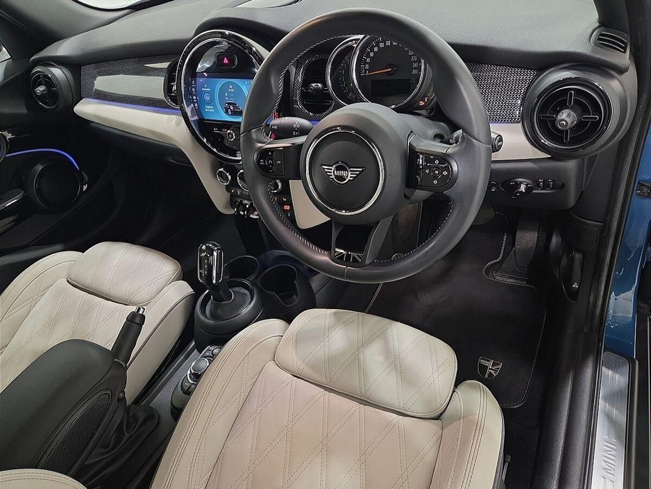 2022 MINI Hatch - image 6