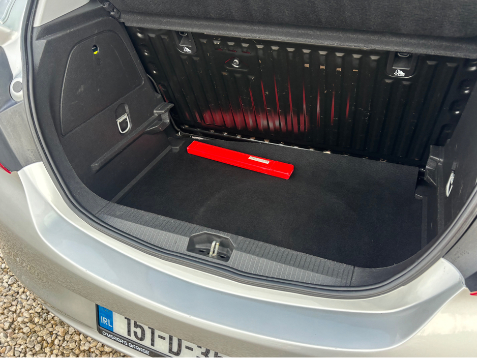 2015 Opel Corsa - image 6