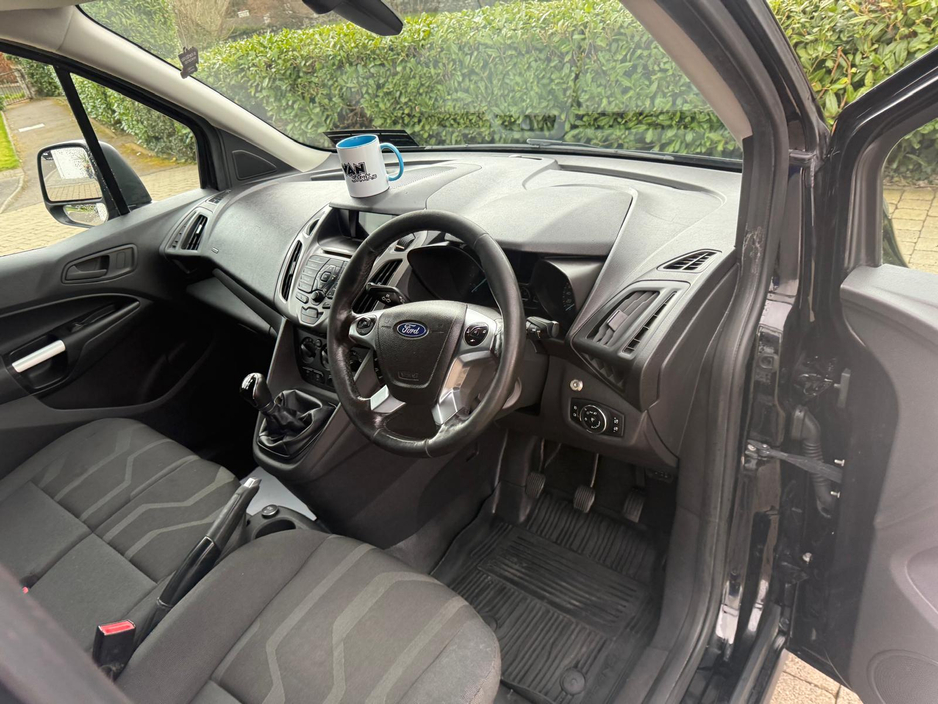 2018 Ford Transit Connect - image 14