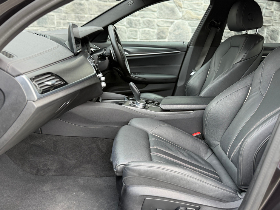 2021 BMW 5 Series - image 17
