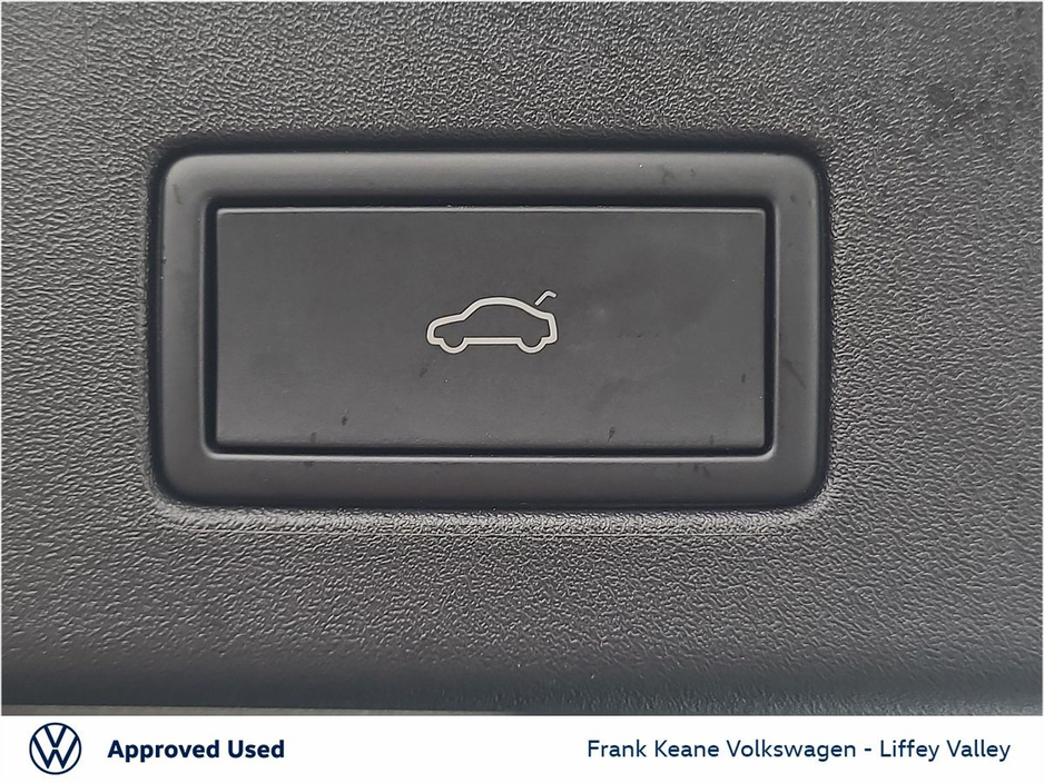 2024 Volkswagen ID.4 77KWH PRO PLUS 286BHP *PANORAMIC GLASS ROOF* *DRAMMEN ALLOYS* *GLACIER WHITE* *LONGER RANGE* *ELECTRIC TAILGATE* *IQ HEADLIGHTS* *REAR VIEW CAMERA* *PCP AVAILABLE FROM €372PM* *BATTERY CERTIFIED* €35,995