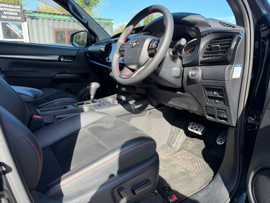 2023 Toyota Hilux - image 13