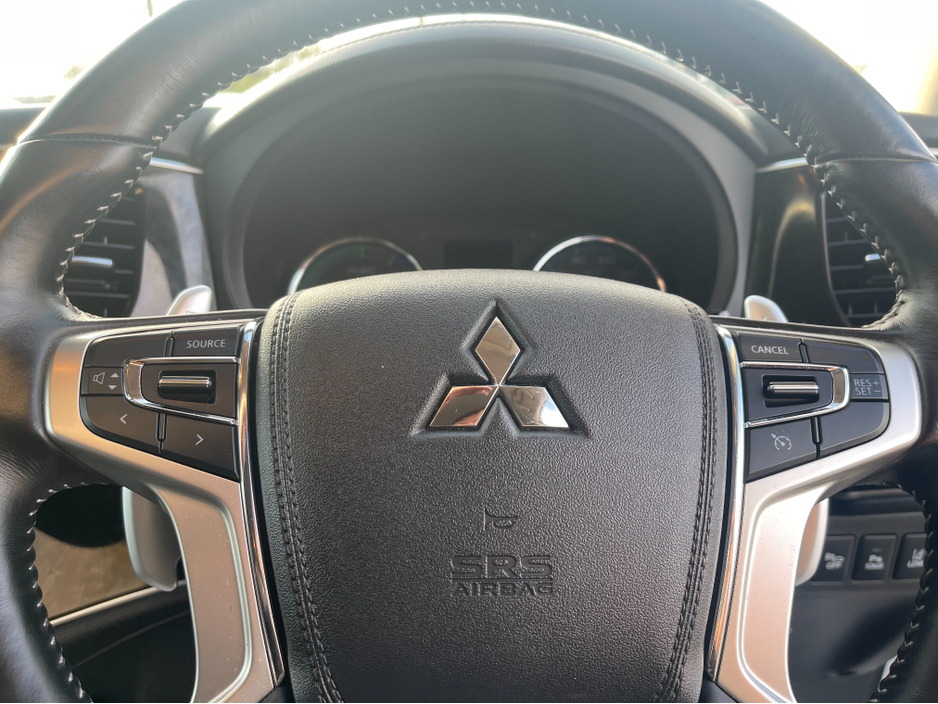 2020 Mitsubishi Outlander HYBRID 2.4 PHEV AUTOMATIC 5DR MODEL  www.bolandscarcentre.ie €22,900