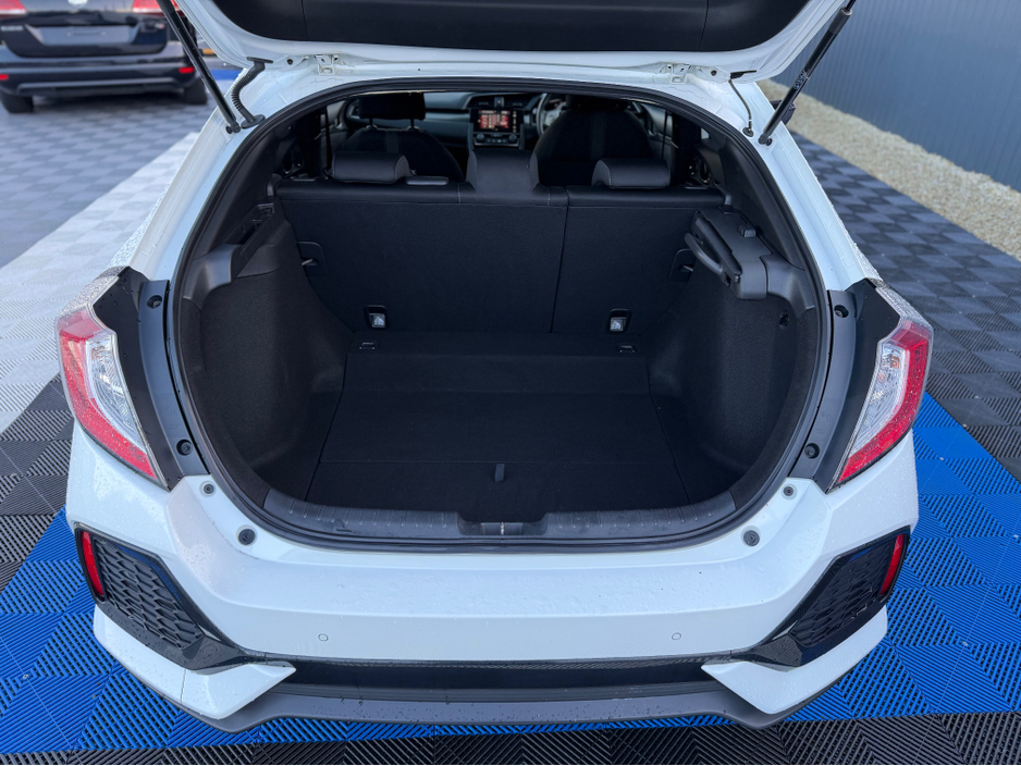 2017 Honda Civic - image 32