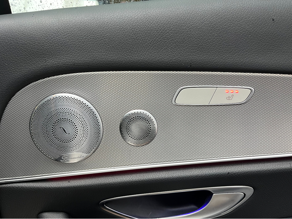 2019 Mercedes-Benz E Class 2019 MERCEDES-BENZ E220D ADVANTGARDE 2.0 AUTOMATIC / CRUISE CONTROL / 360° PARKING CAMERA / ELECTRIC MEMORY & HEATED SEATS / PANORAMIC SUNROOF / PADDLE SHIFTERS / APPLE CARPLAY / AMBIENT LIGHTS