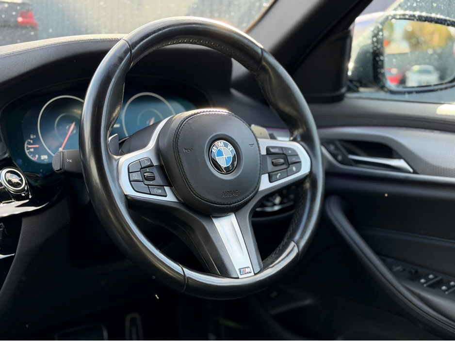 2018 BMW 5 Series - image 11