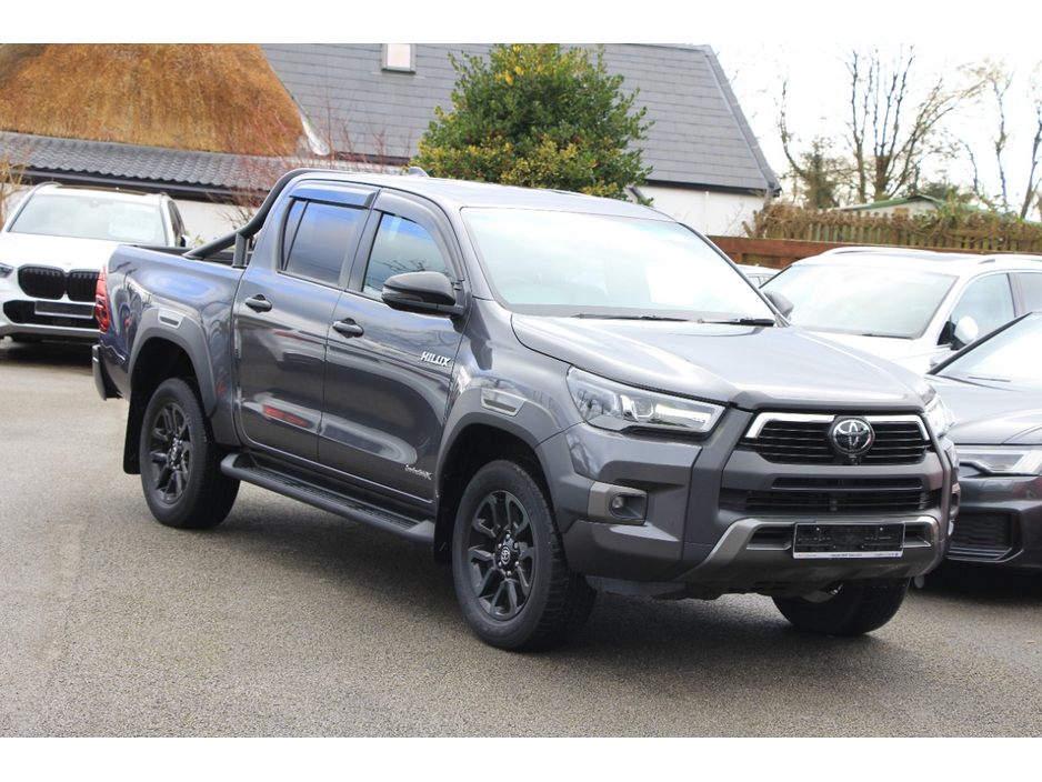 2023 Toyota Hilux - image 14