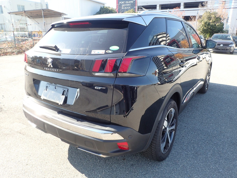 2020 Peugeot 3008 - image 3