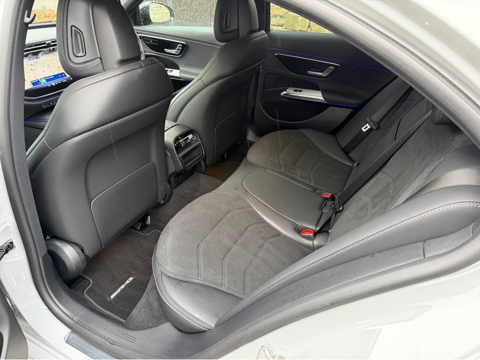 2024 Mercedes-Benz E Class STUNNING LOOKING URBAN EDITION HYBRID PHEV//STUNNING IN ALPINE GREY//VERY LOW MILEAGE//SIMI AND AA DEALER €68,950