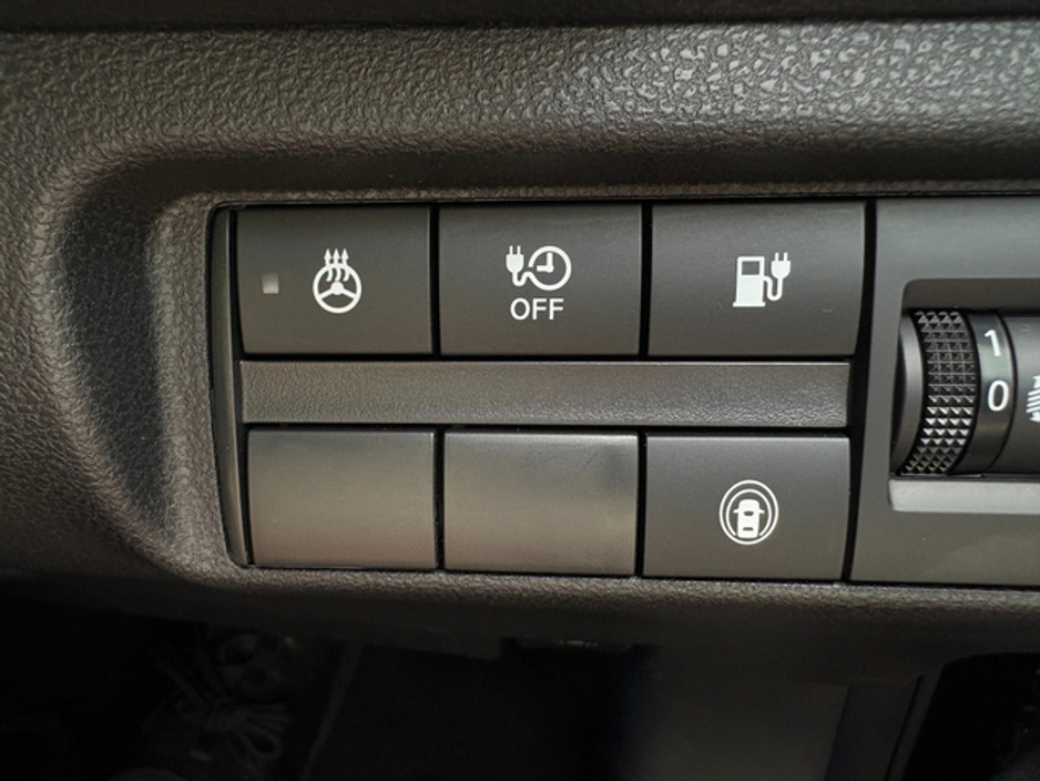 2022 Nissan Leaf - image 15