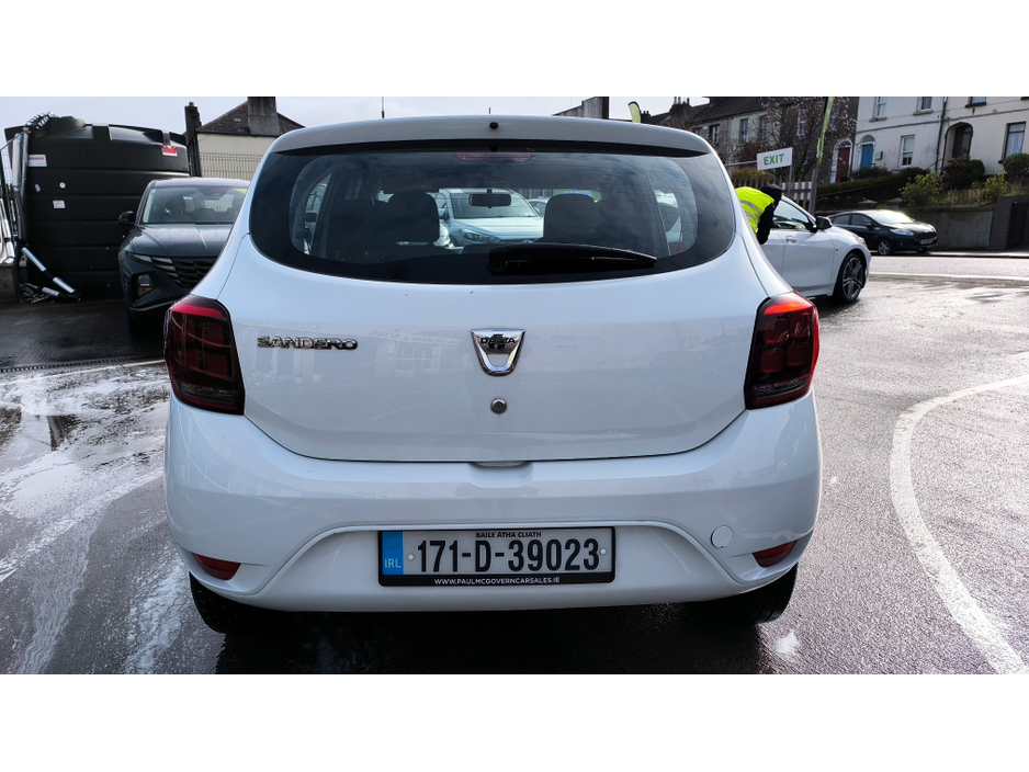 2017 Dacia Sandero - image 3