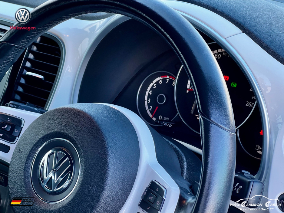 2013 Volkswagen Beetle - image 7