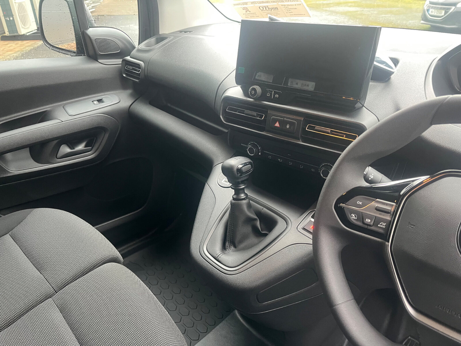 2026 Peugeot Partner  €23,400