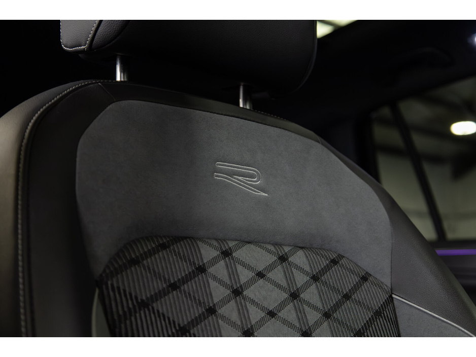 2024 Volkswagen Tiguan - image 16