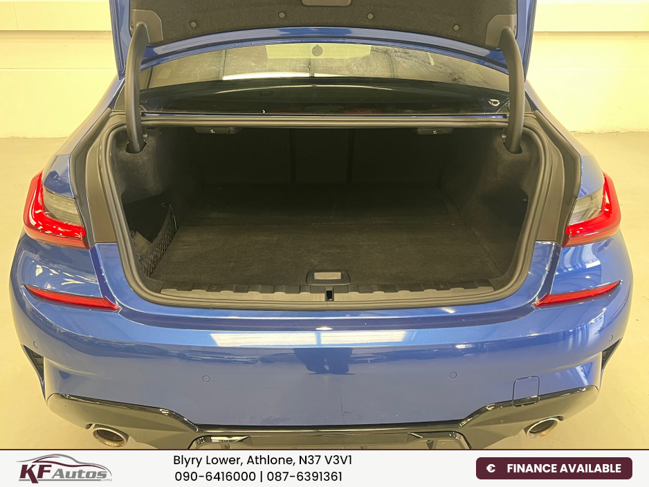 2022 BMW 3 Series - image 9