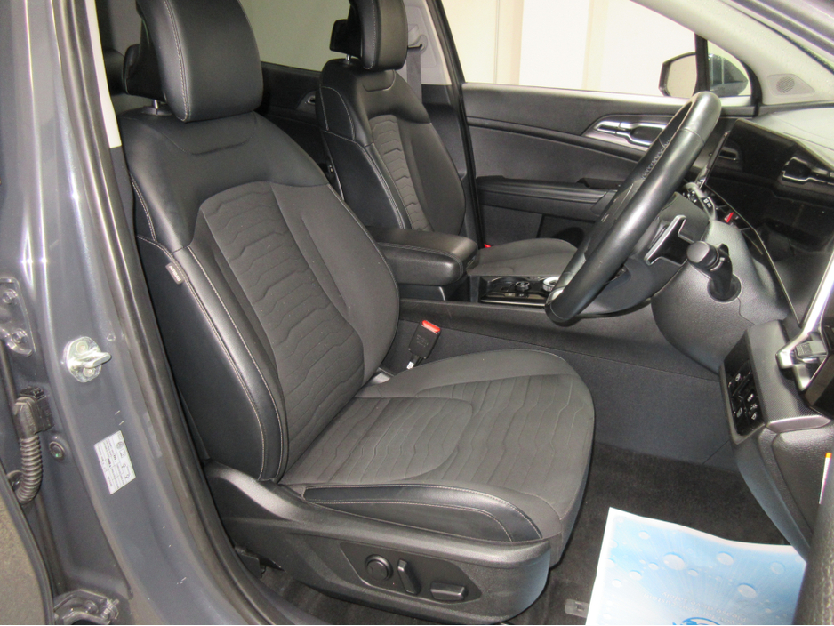 2023 Kia Sportage - image 11