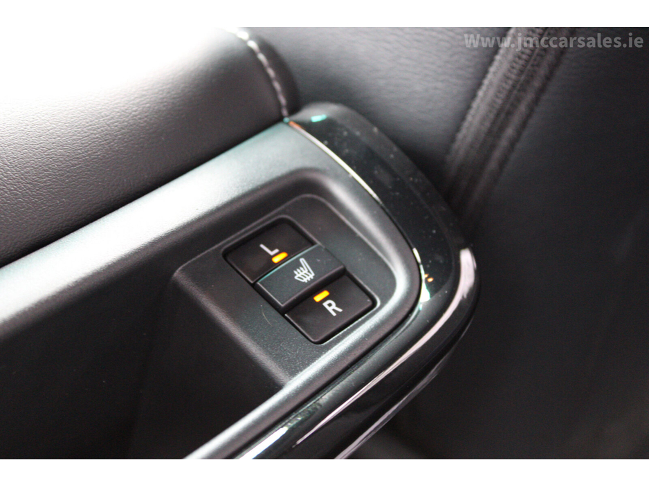 2026 Toyota Hilux - image 38