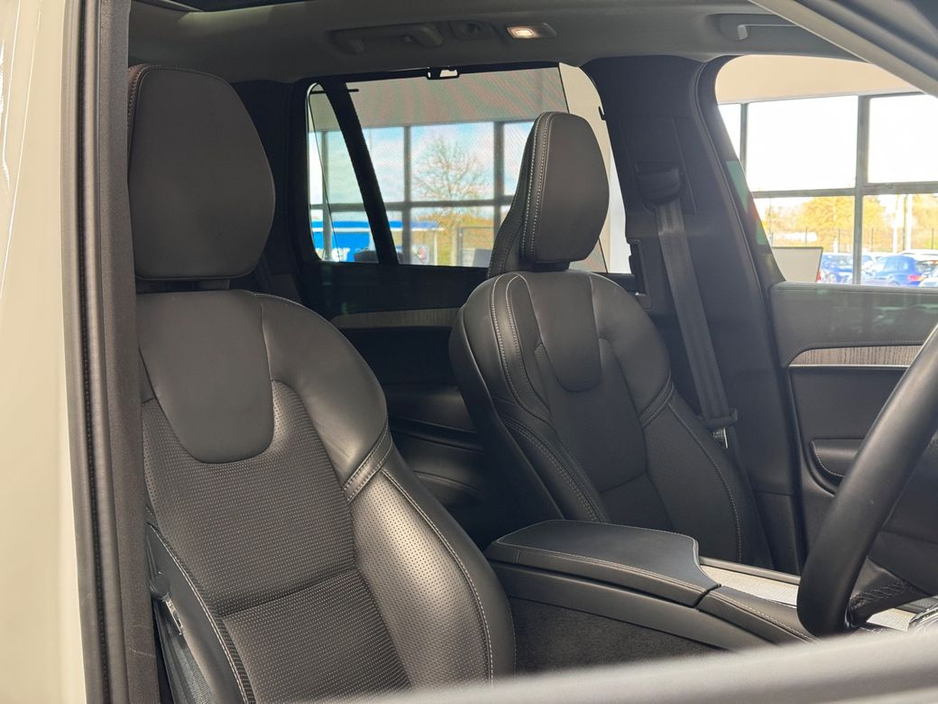 2024 Volvo XC90 - image 24