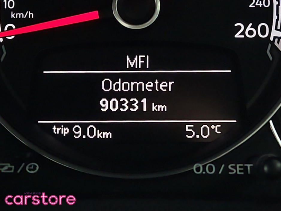 2017 Volkswagen Beetle - image 21