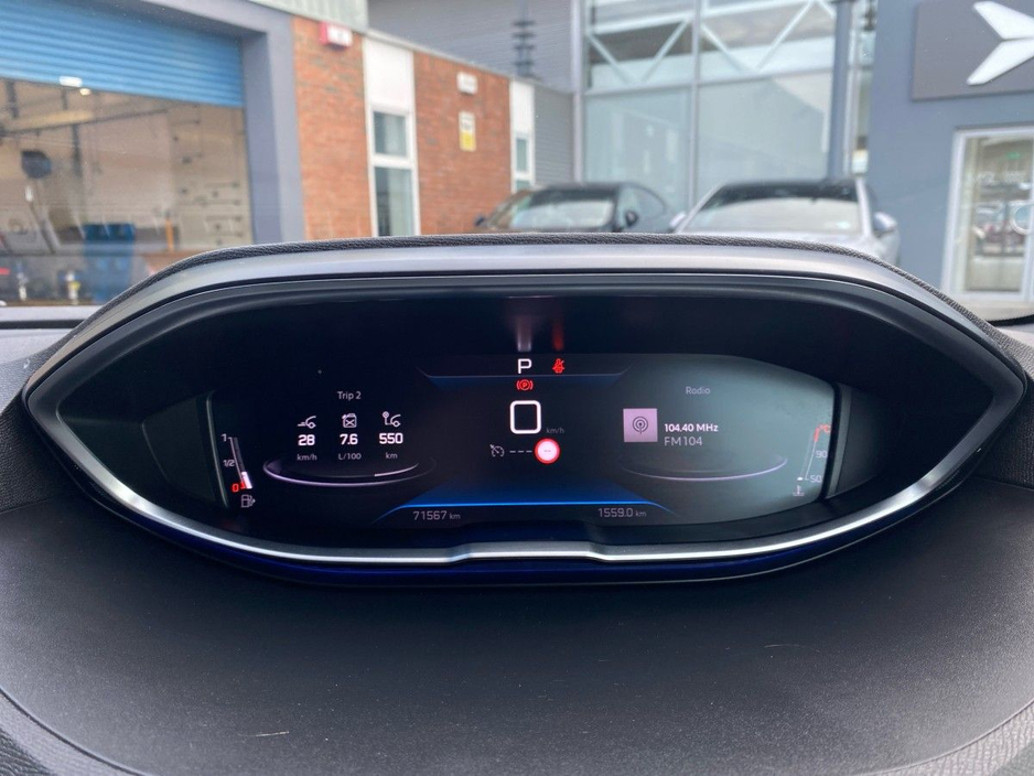 2023 Peugeot 3008 - image 10