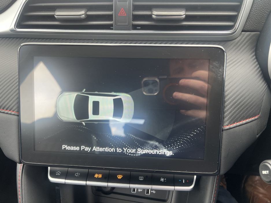 2023 MG ZS - image 18