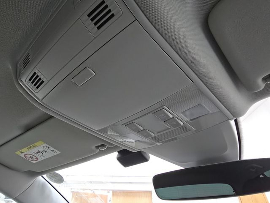 2018 Volkswagen Golf - image 28