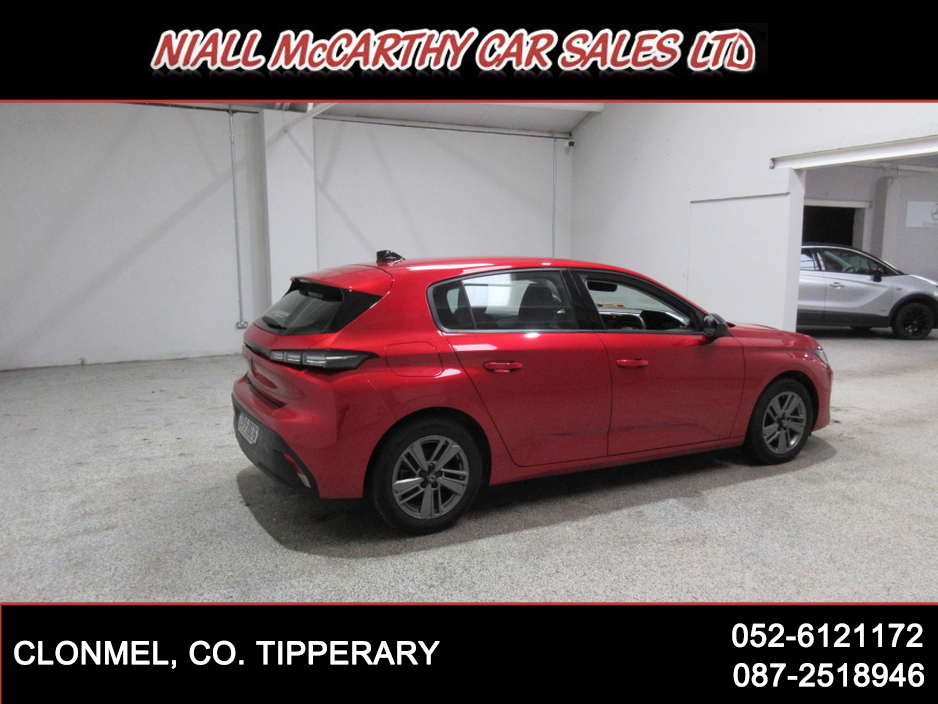 2023 Peugeot 308 - image 6