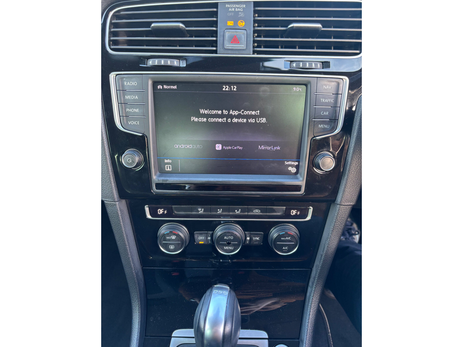 2017 Volkswagen Golf  €16,500