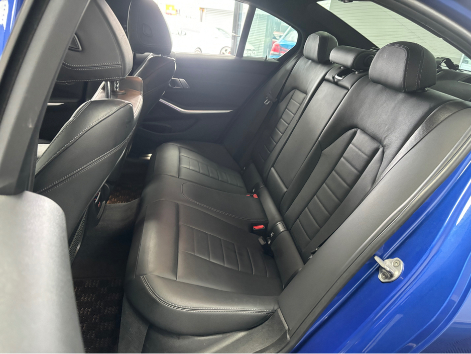 2020 BMW 3 Series - image 16