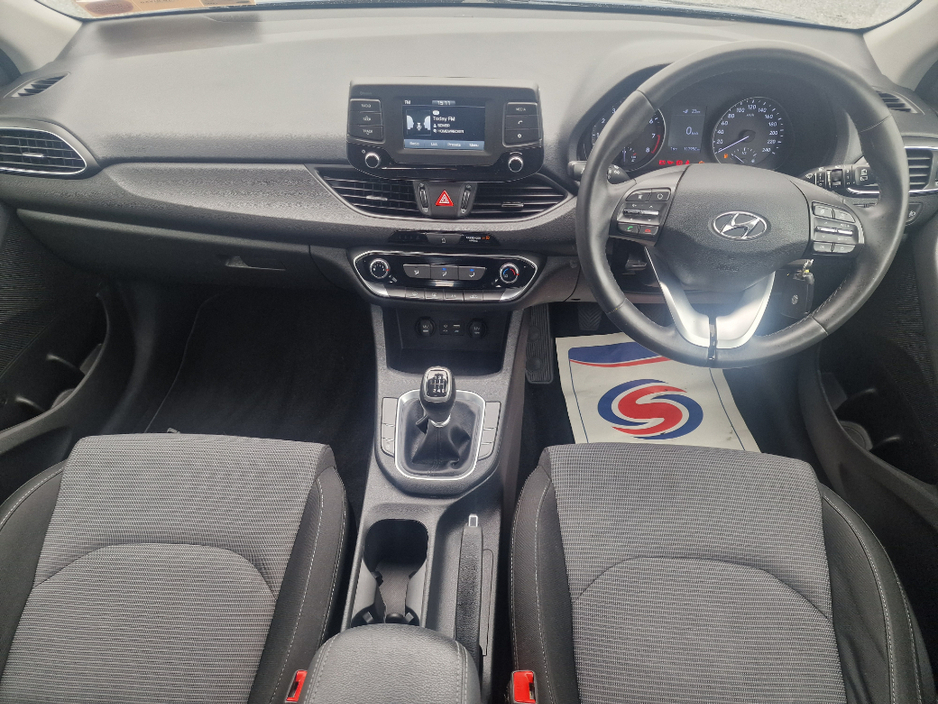 2017 Hyundai i30 - image 6