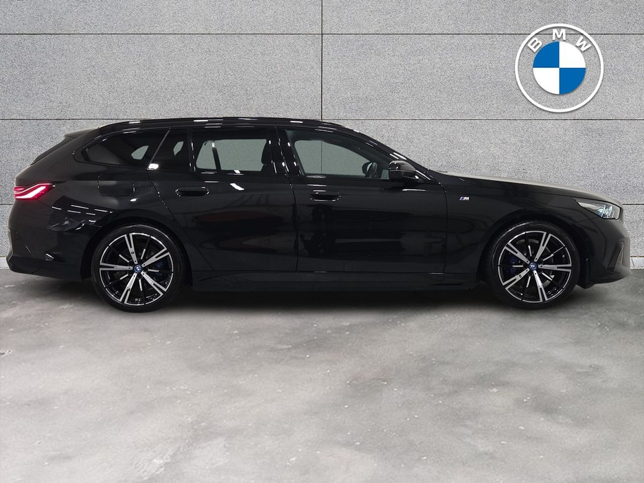 2025 BMW 5 Series 530 E M Sport Auto 530 e M Sport 530 e eDrive 22.1 kWh PHEV 299 184BHP /135 kw Auto Start/Stop