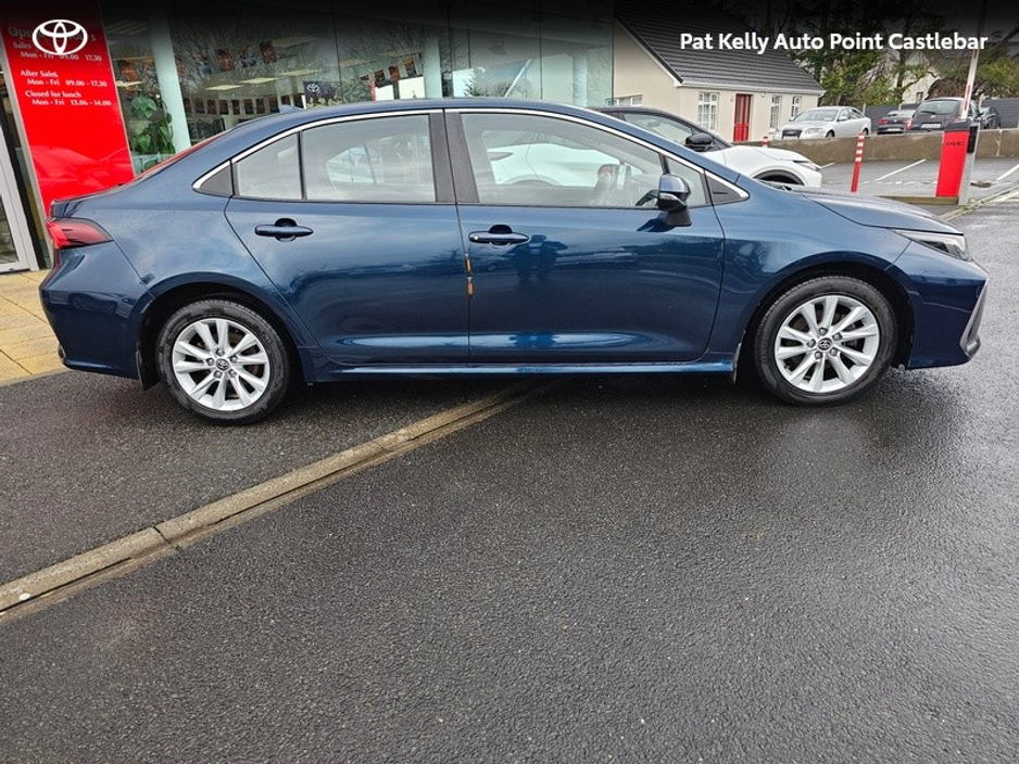 2024 Toyota Corolla - image 3