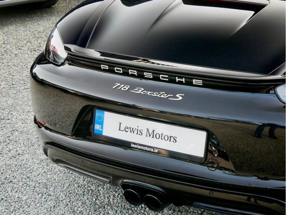 2026 Porsche Boxster - image 18